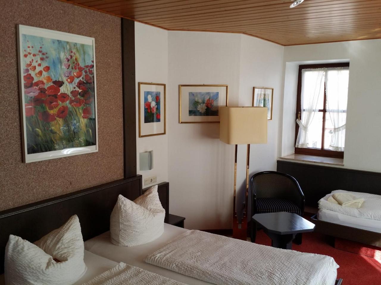 Hotel-Landgasthof Gruener Baum - Dittigheim Tauberbischofsheim Ngoại thất bức ảnh